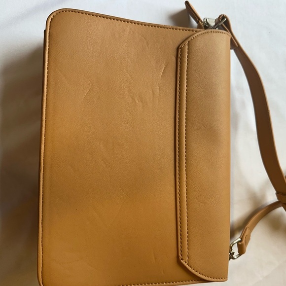 Pixi Mood Vegan Leather Crossbody Bag with Flap Closure - Picture 3 of 10